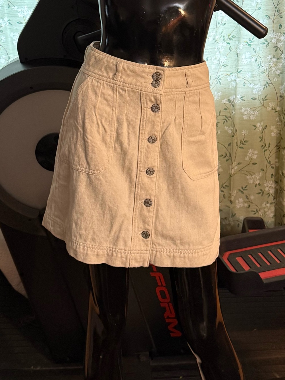 GAP Cream Button-Front Skort